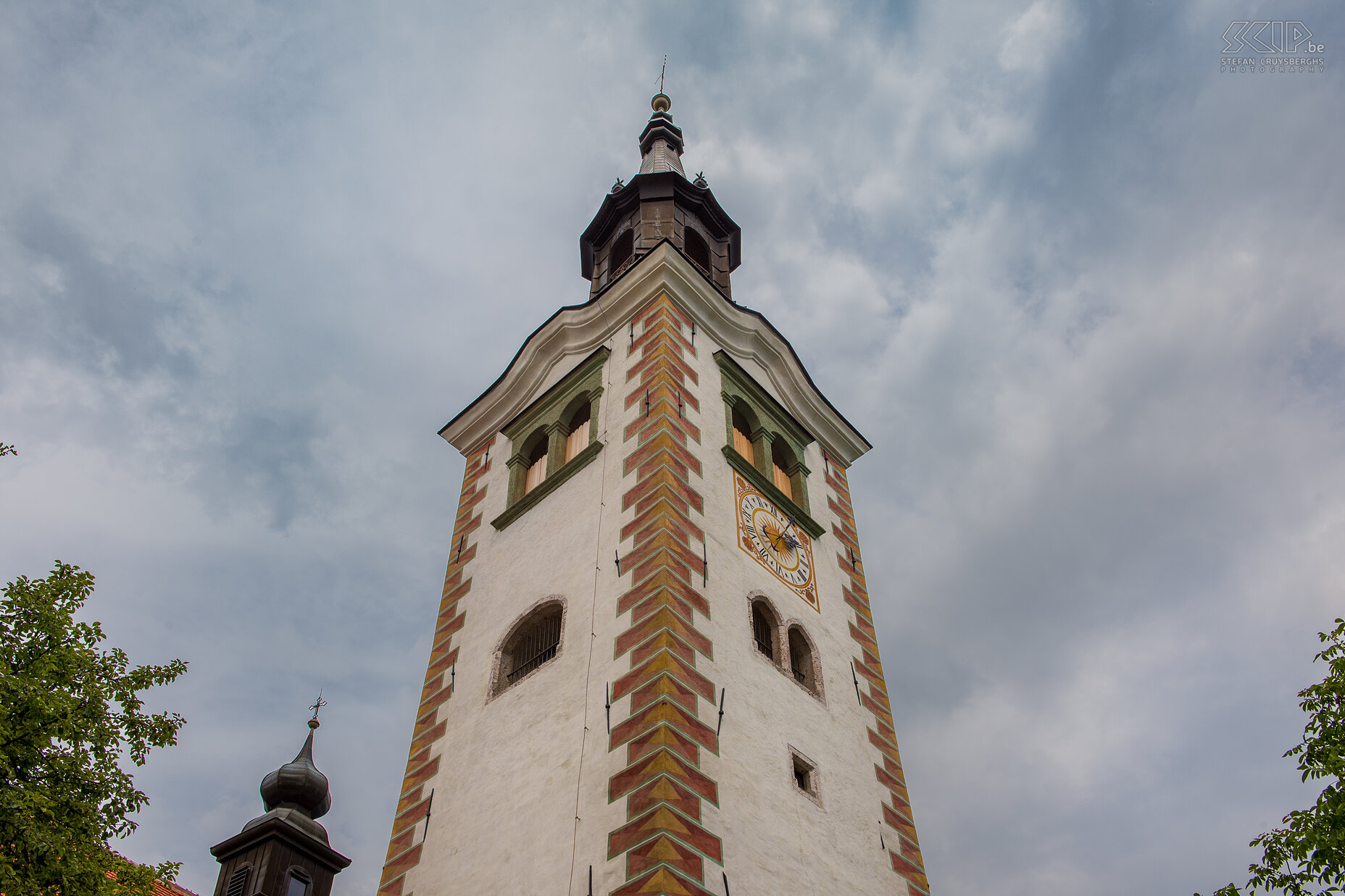 Bled - Church of Mary the Queen The 500-year-old Church of Mary the Queen is located on the island in Lake Bled Stefan Cruysberghs